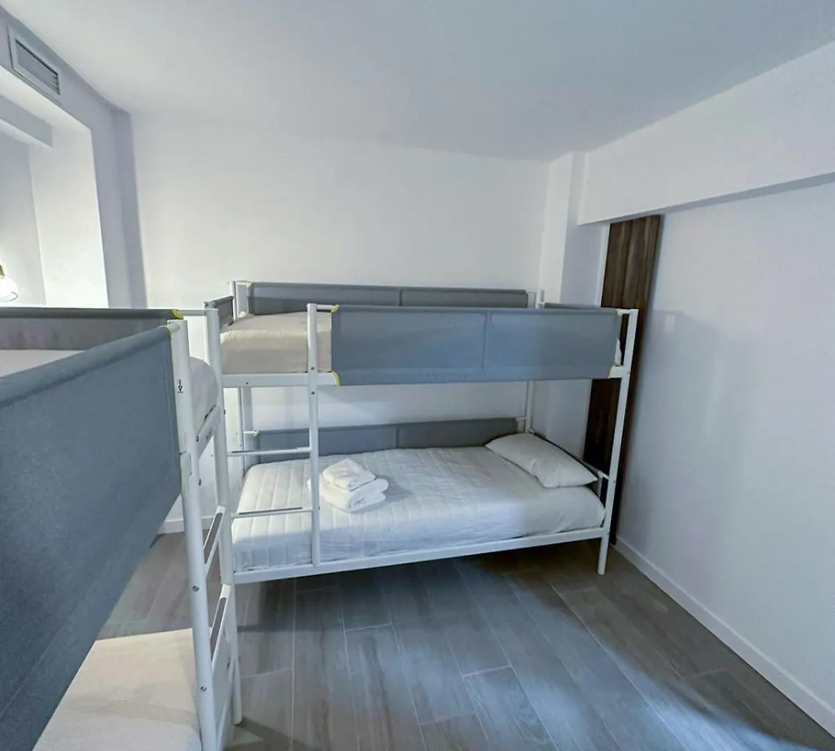 Zur Boutique Hostel Fuengirola