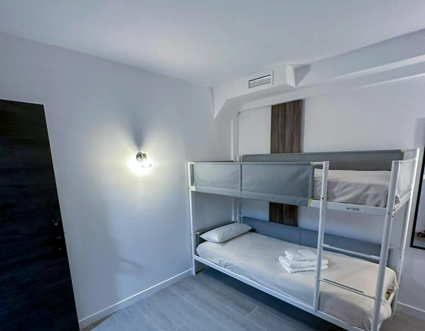 Zur Boutique Hostel Fuengirola