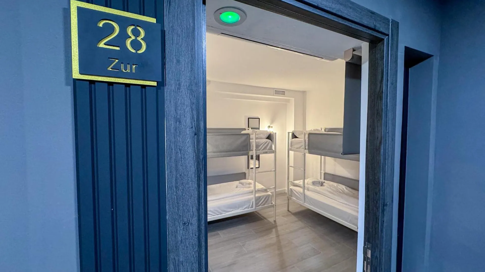 Zur Boutique Hostel Fuengirola Spain
